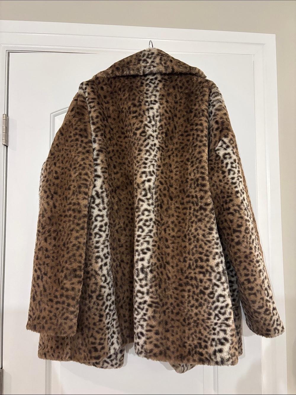 Express Leopard-Print Teddy Coat in Brown and Cream - Picture 4 of 4